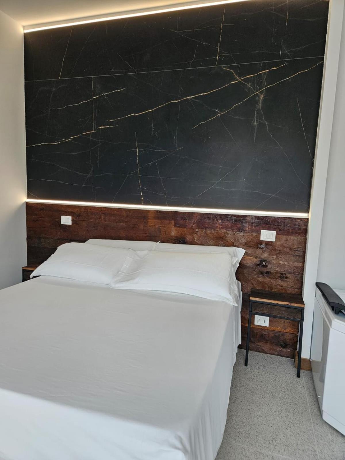 Dada Suites And Sea San Salvo Eksteriør billede