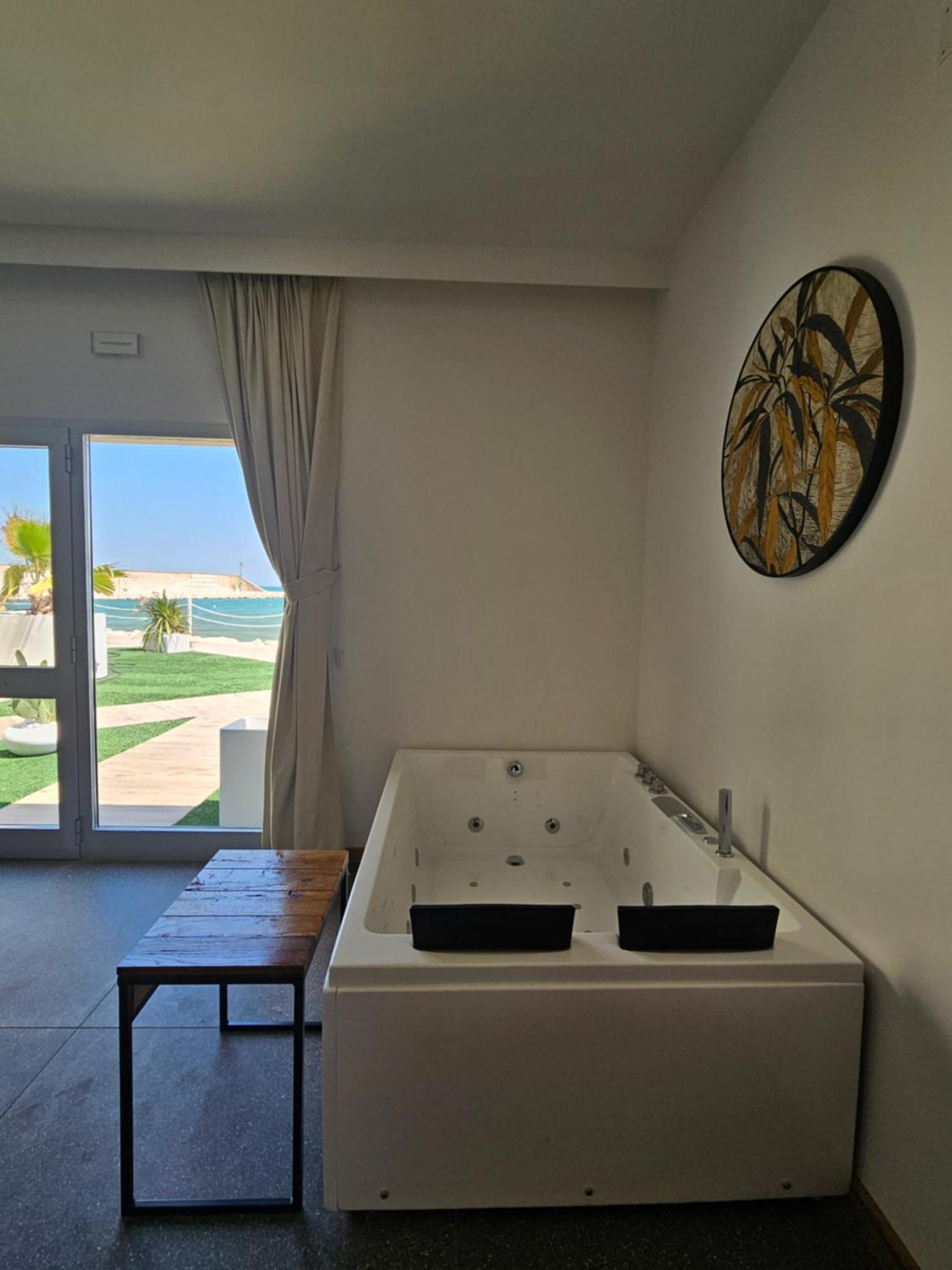 Dada Suites And Sea San Salvo Eksteriør billede